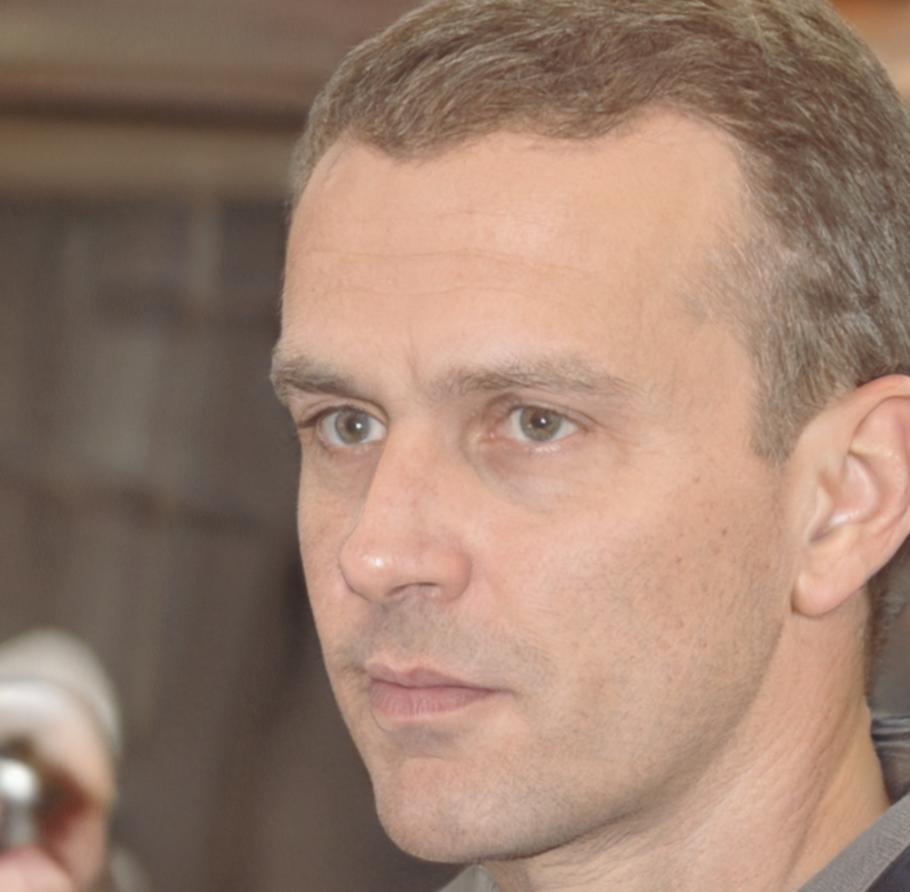 Portret Călin Răducu
